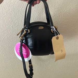 Barely used black leather mini Gucci crossbody!